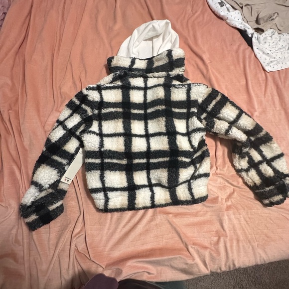 Madden Girl Cozy Jacket with Hood
Size Small – NWT - Picture 2 of 4